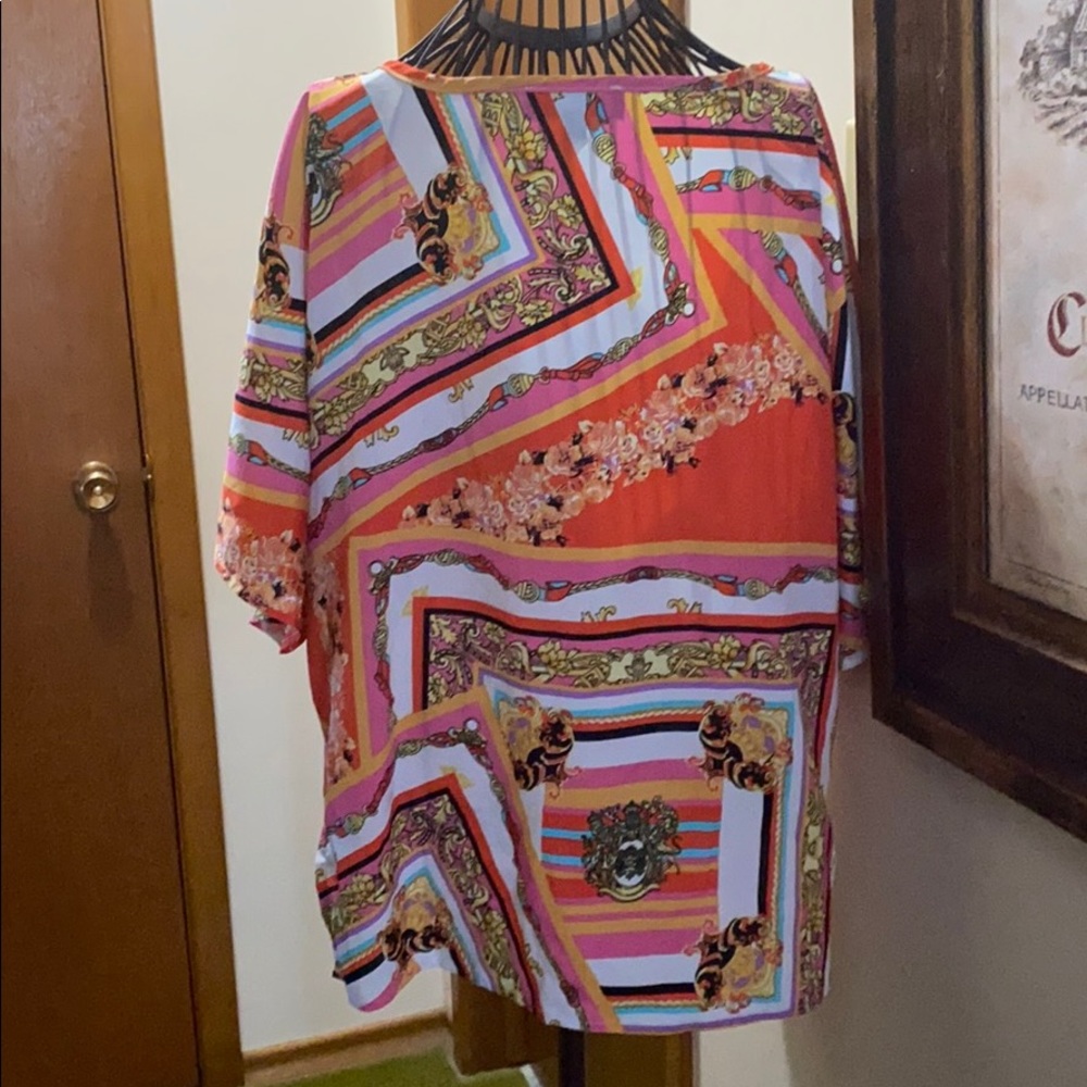 Beautiful patterned tunic - Picture 3 of 4
